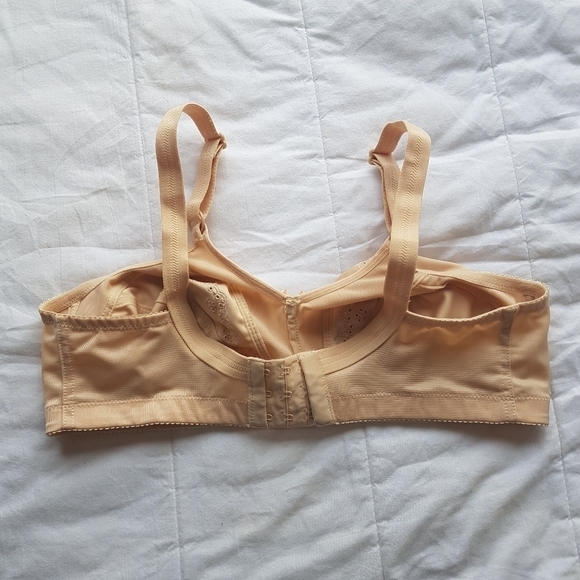 Wonderbra Classic Support Wireless Bra - Picture 4 of 10